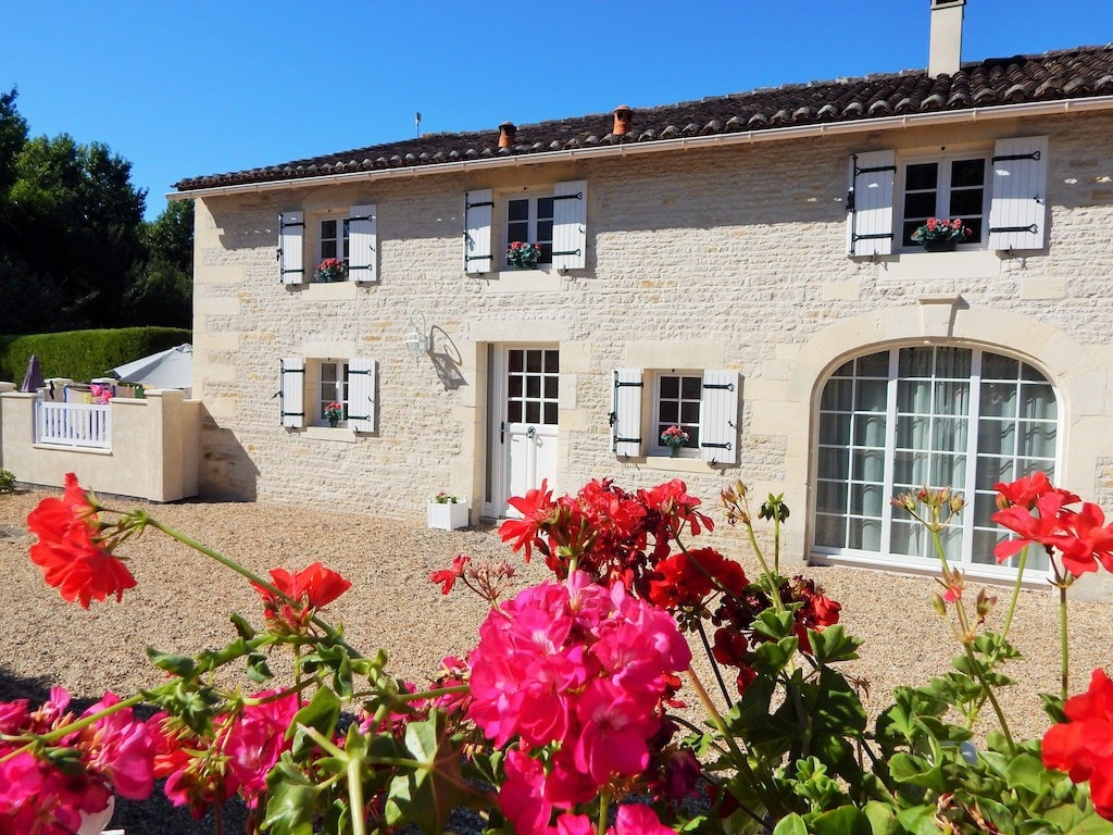 Maison Cerisier - pool, games room & summer house