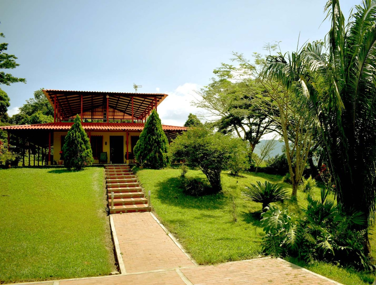 Casa Campestre Villa del Lago.