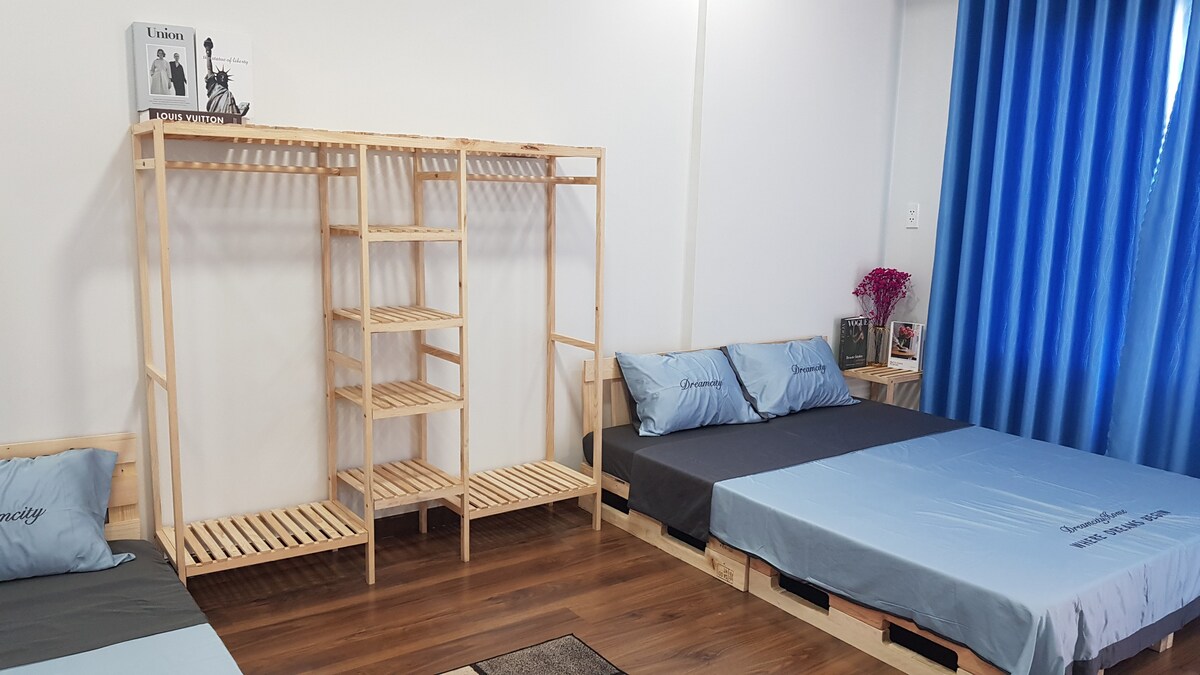 Pallet Apartment