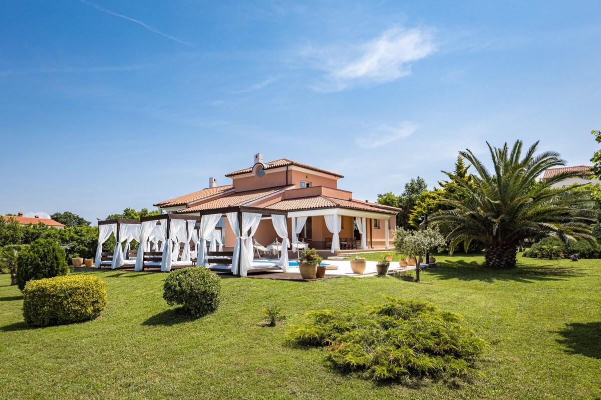 米尔纳-梅杜林别墅（ Villa Mirna-Medulin ） ，距离沙滩500米