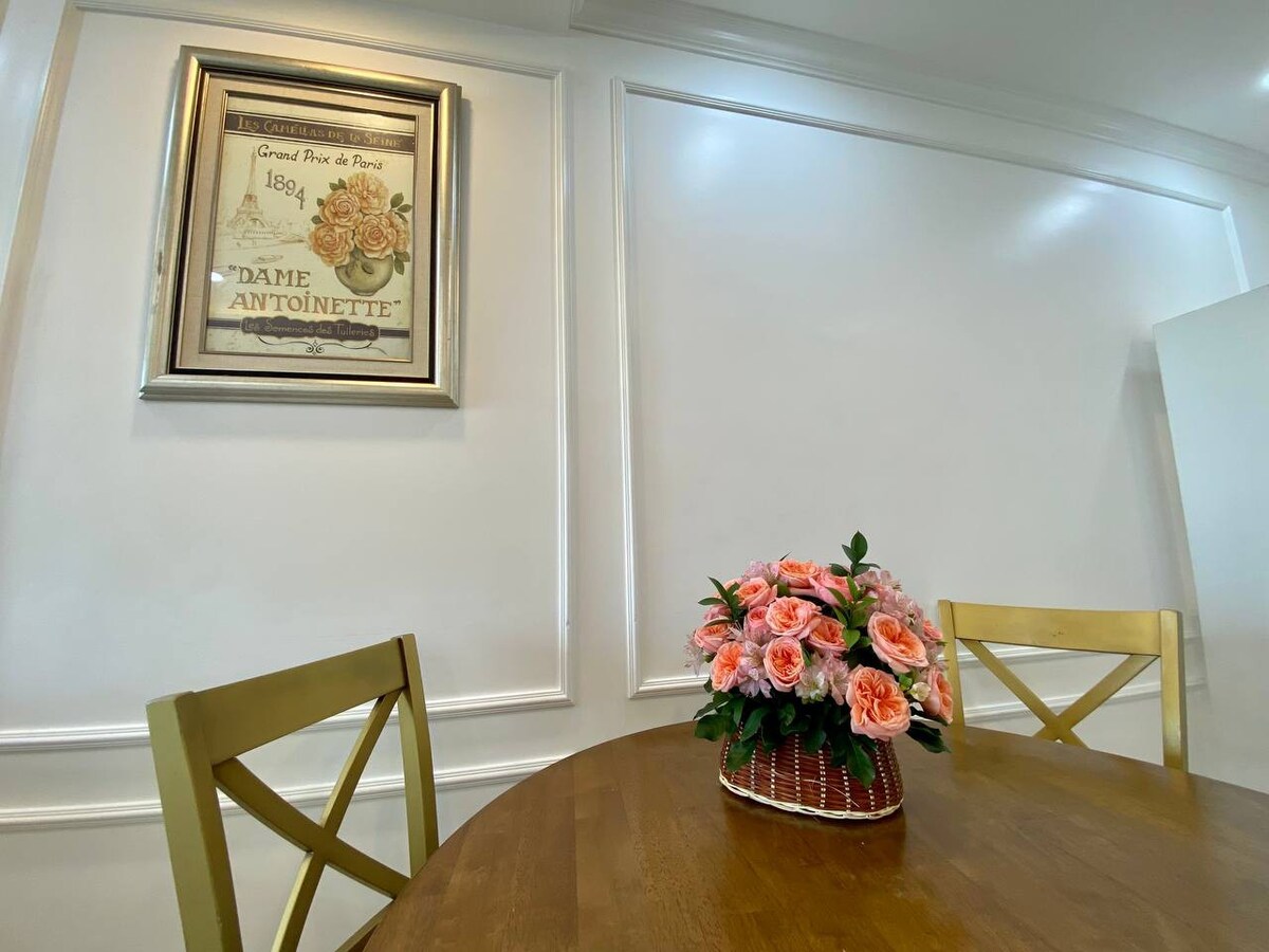 Terra Royal-Charming 2BR With Fast Wi-Fi In D3