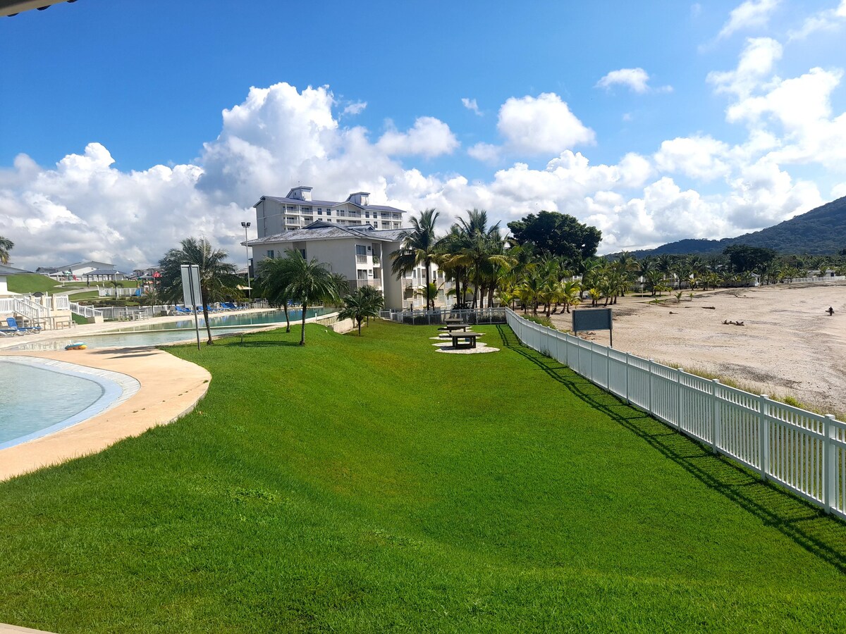 德普拉亚俱乐部（ Club De Playa ）公寓，带游泳池和烧烤设施