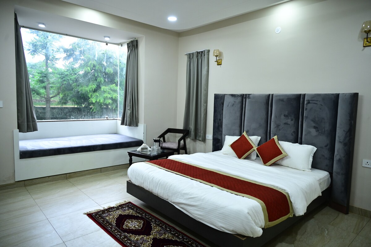 Episode Villa ( Luxurious 4+4 BHK With Pool)