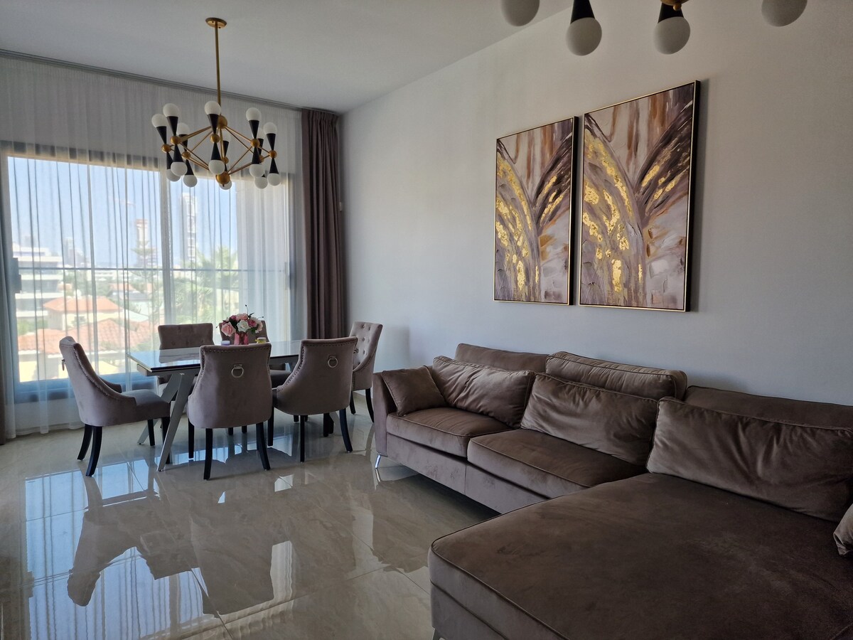 Lovely 2 bedroom condo with pool