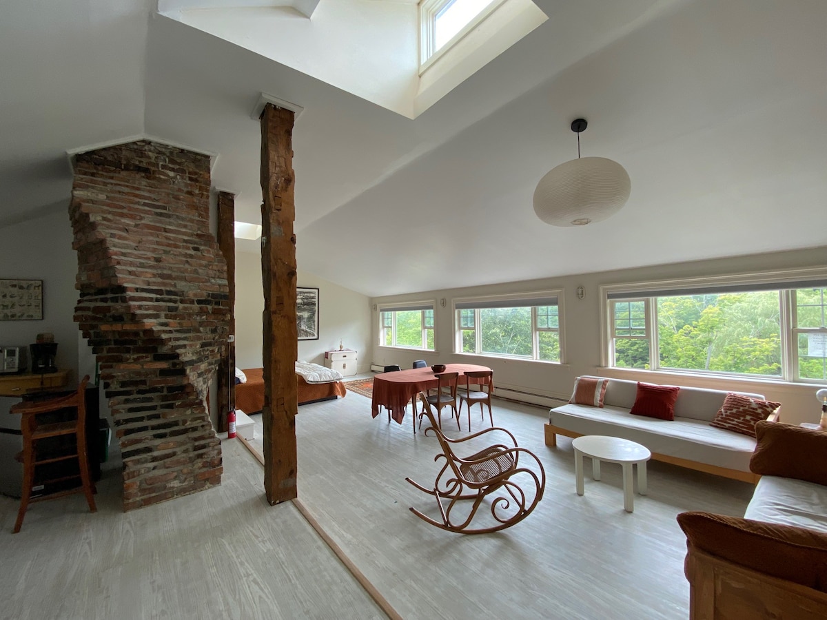 Private loft in historic Rensselaerville, NY