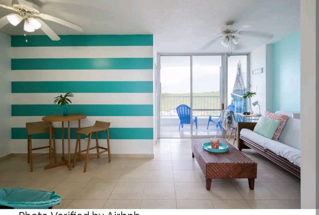 Ocean Front Lovely 1-bedroom condo with pool