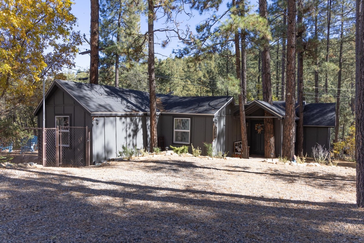 Cozy Cabin-Cinema Room/Firepit/Games