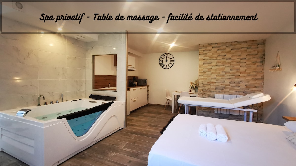 Le temps d'une pause, jacuzzi et table de massage