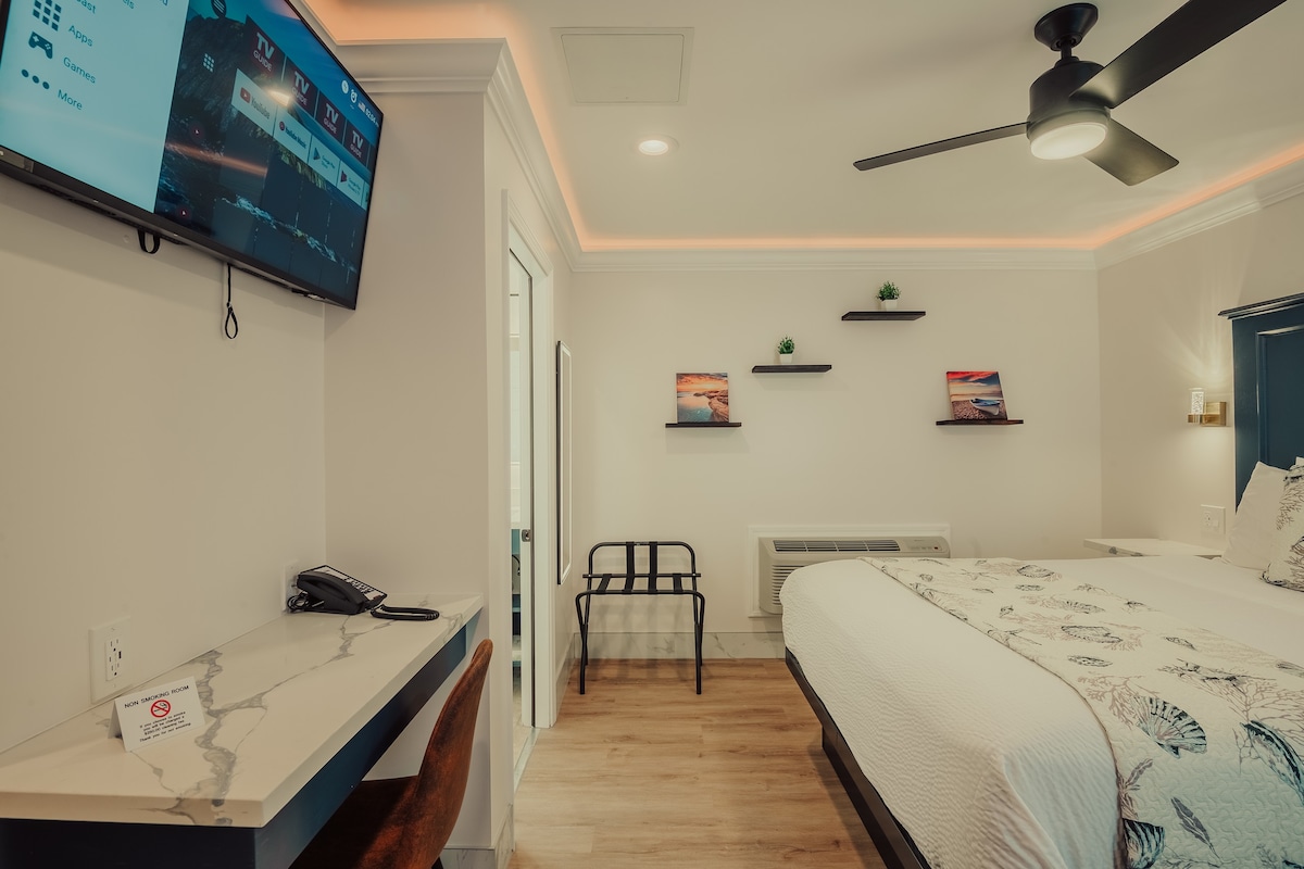 Newest Boutique Inn - Downtown/Wharf One Queen Bed
