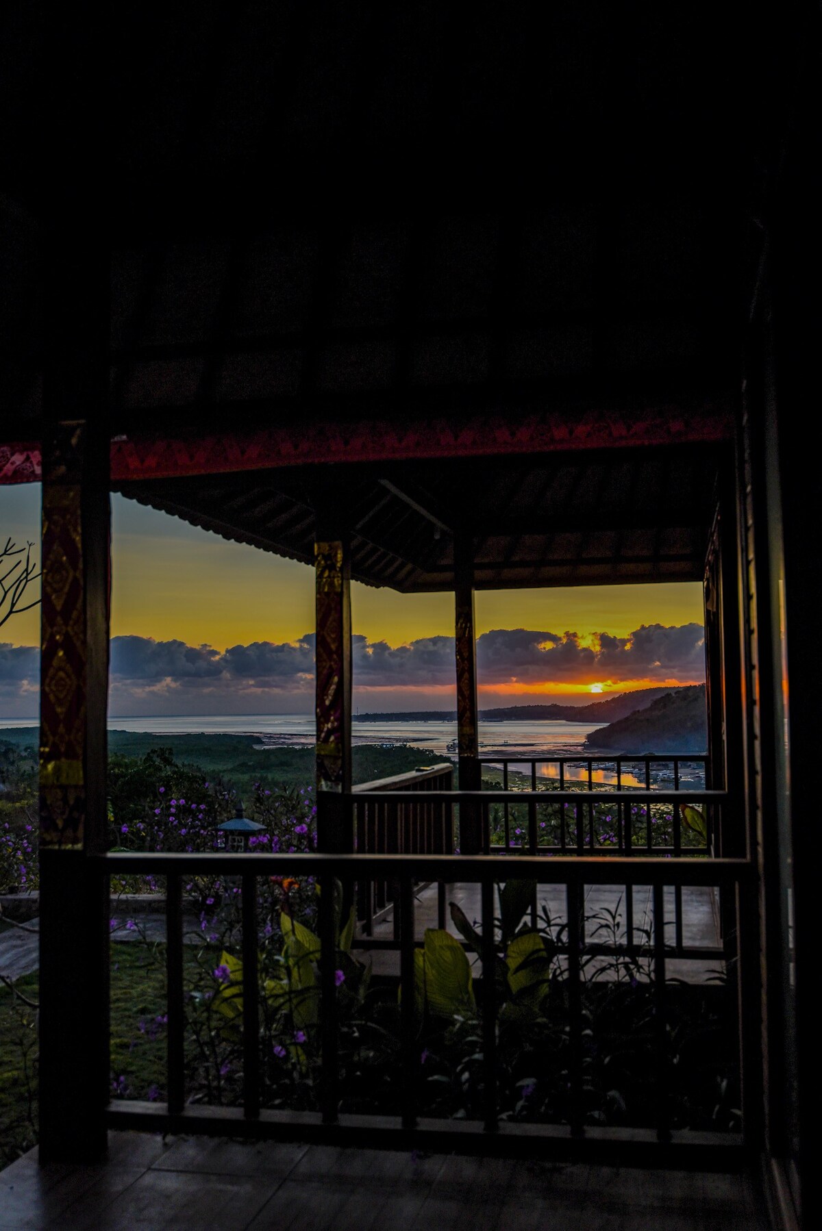 #Amazing Sunrise view at D'Lesung Villas Lembongan