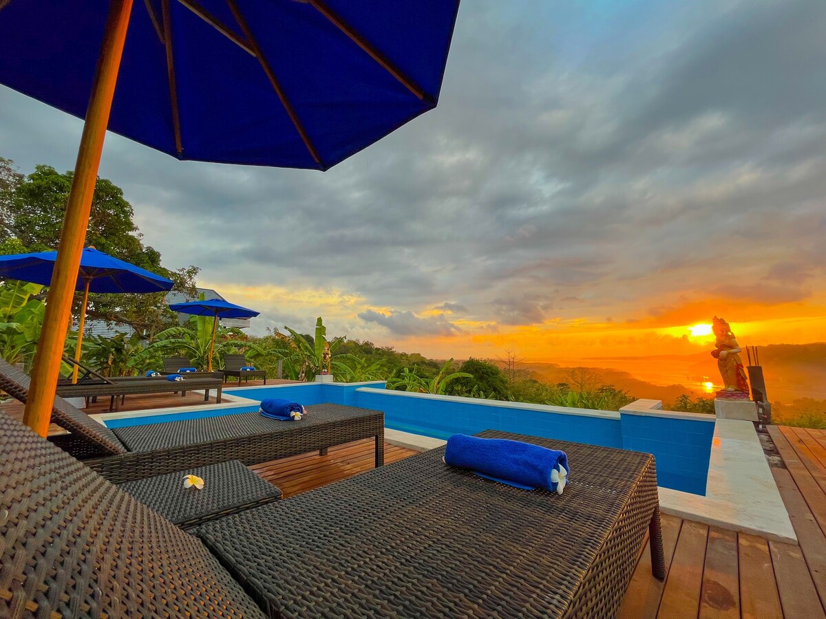 #Amazing Sunrise view at D'Lesung Villas Lembongan