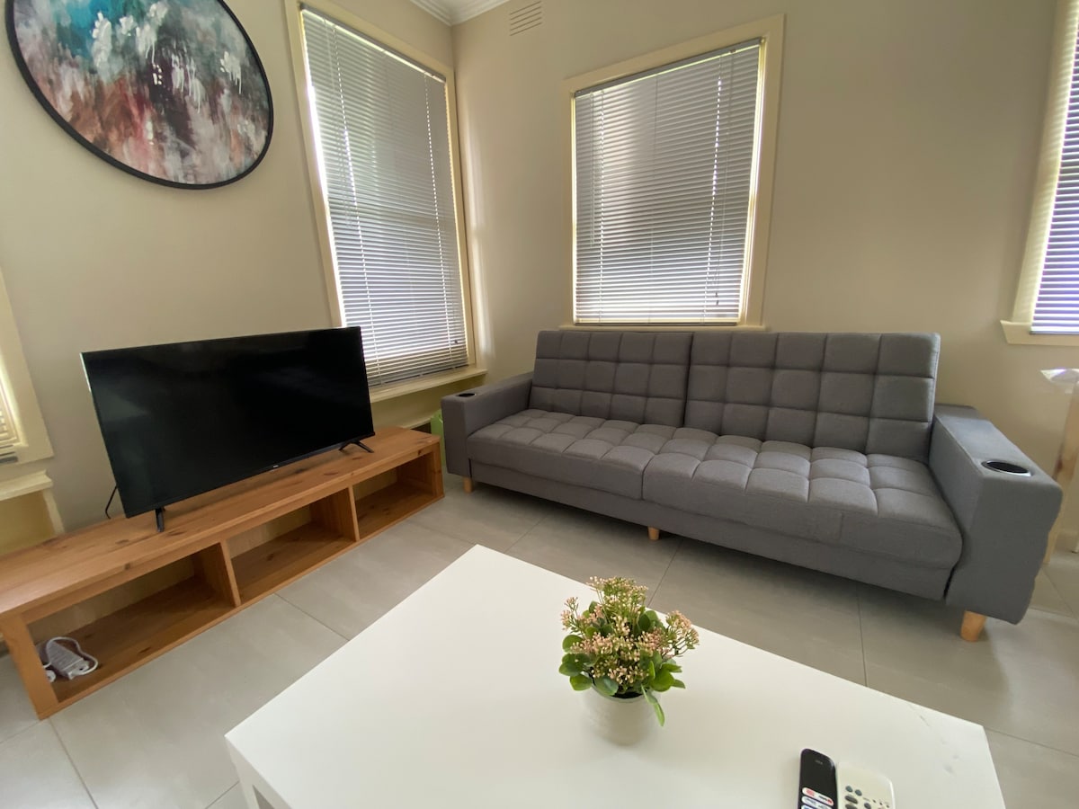 New renovation, Mitchem station 2 bedrooms unit