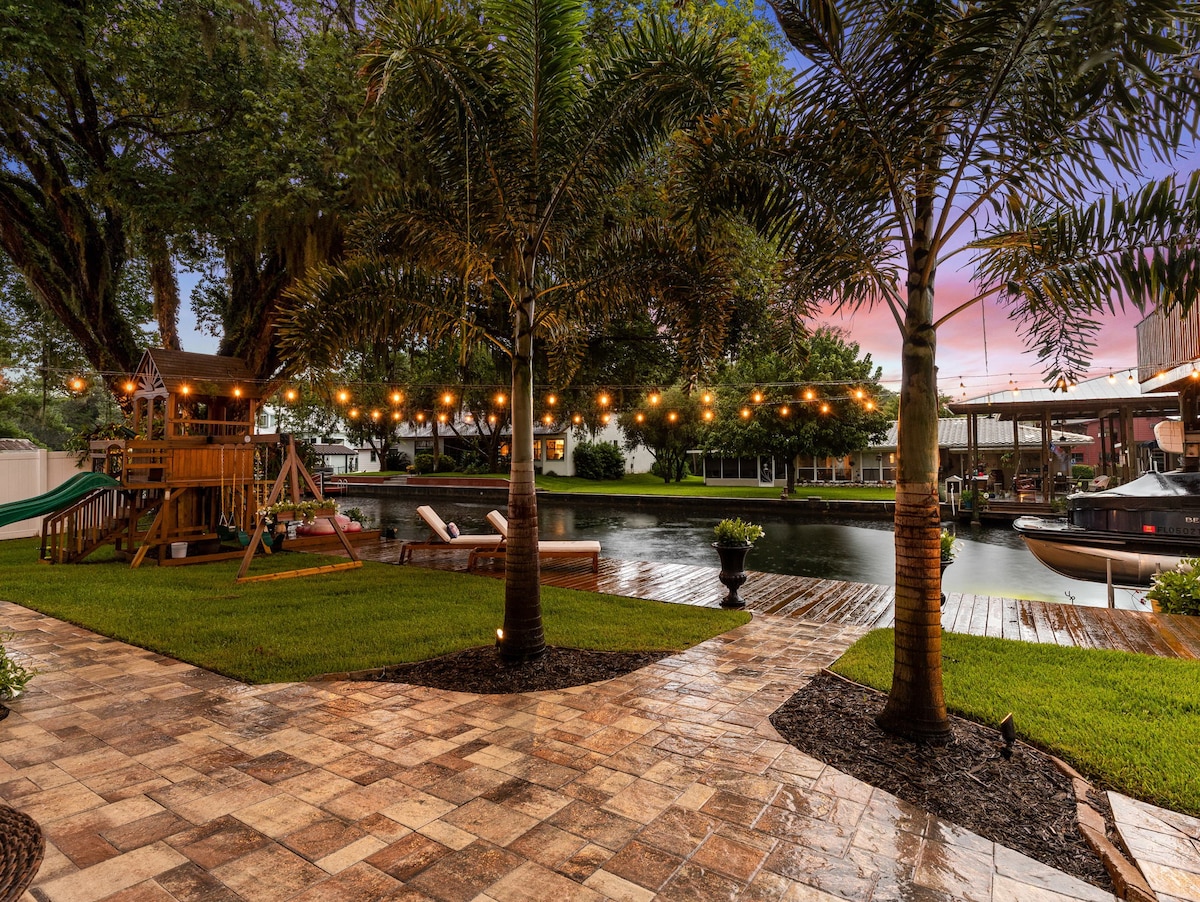 Luxury Waterfront Pool Home w/spa & deep canal