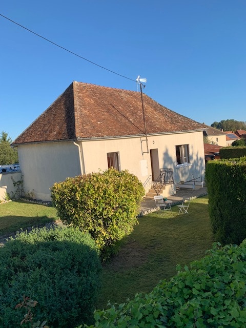 Maison calme et agréable avec jardin fermé