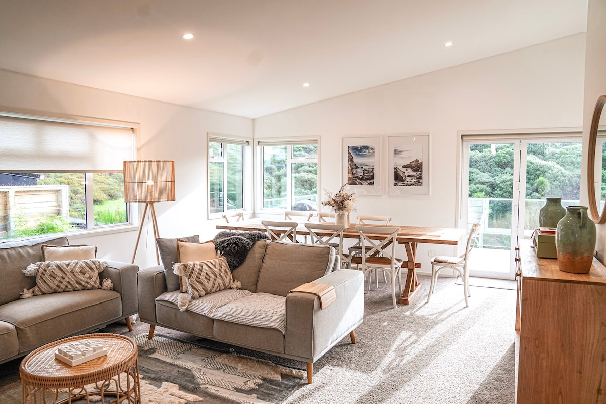 Waihi Beach Luxury for 6-8 guests.