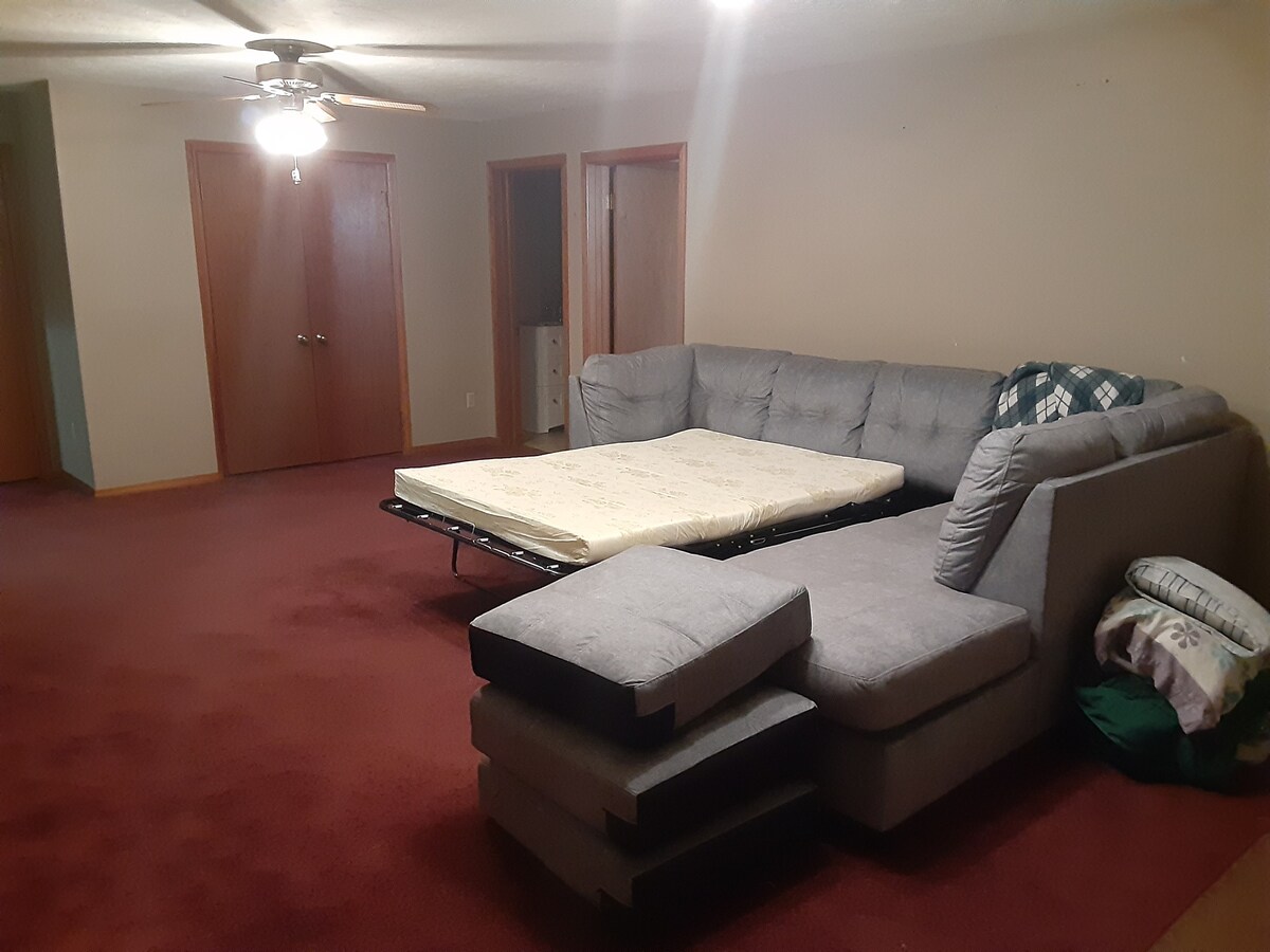 Cozy one bedroom apt with parking, near OSU.