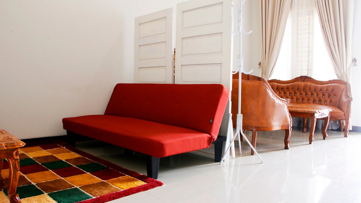 位于Banda Aceh市中心的舒适3卧室房源