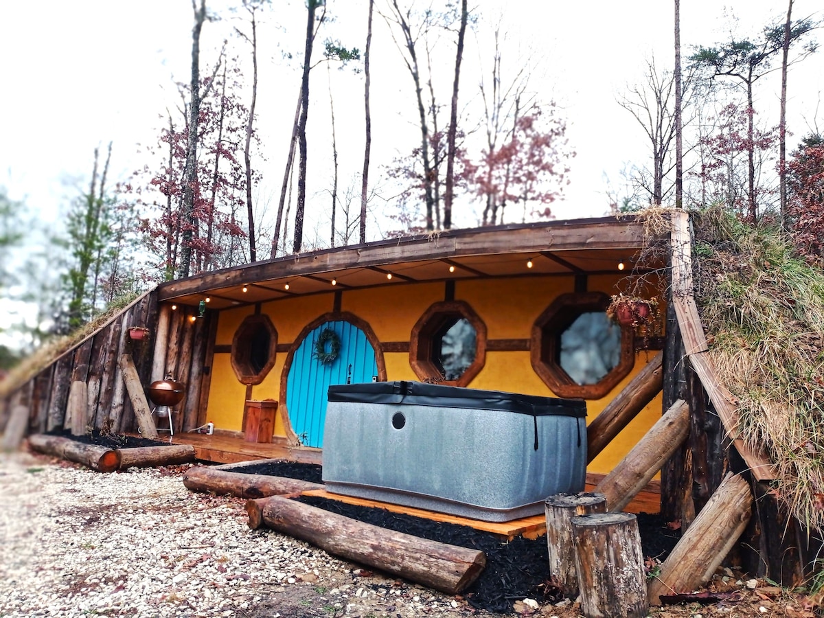 位于红河峡谷附近的Hobbit Hollow ，配备热水浴缸