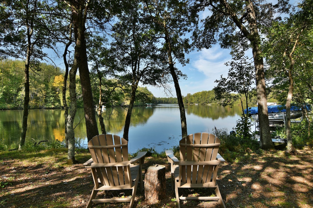 River Road Lodge -美丽的新小木屋期待您的光临！