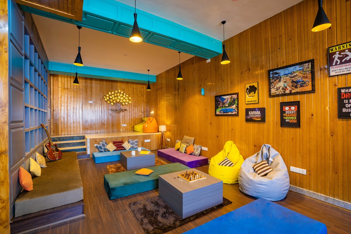 Zostel Srinagar | Standard Twin Room