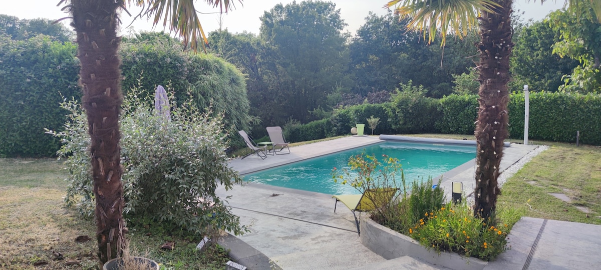 Villa au calme avec piscine et jardin