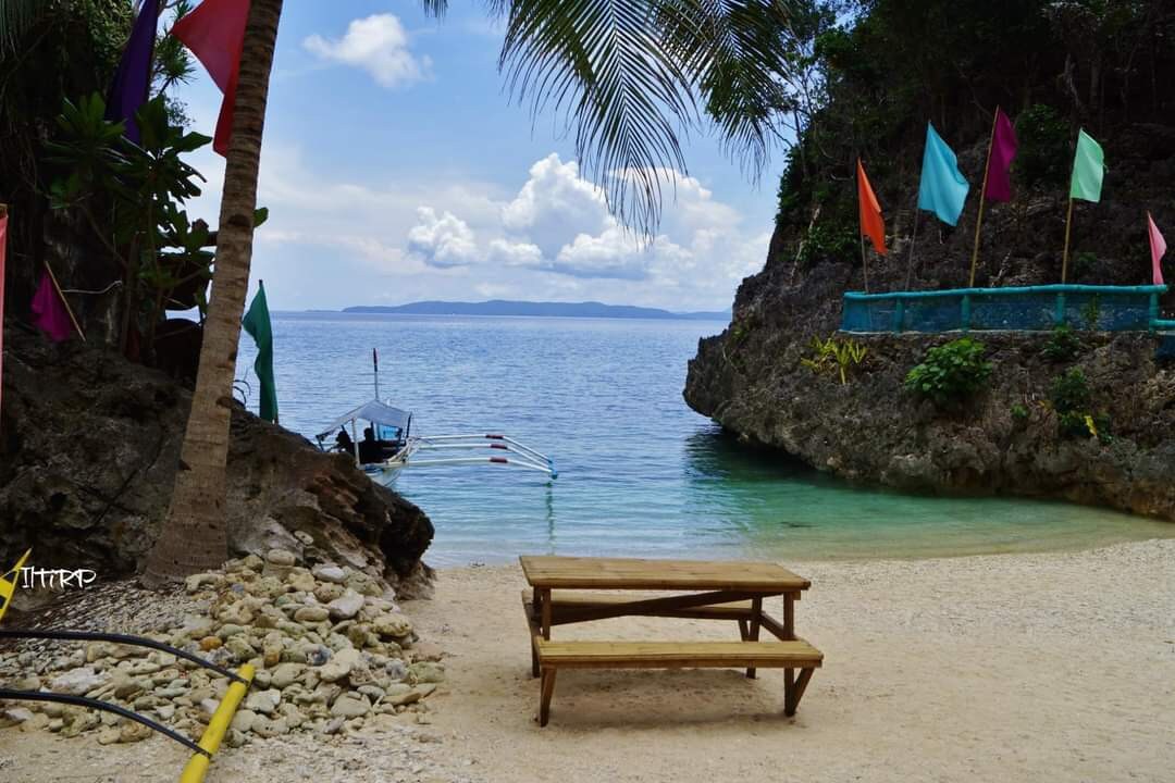 Paksi Cove Resort