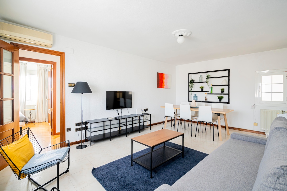 Quiet and familiar flat in Plaza Elíptica. 6P-2BA