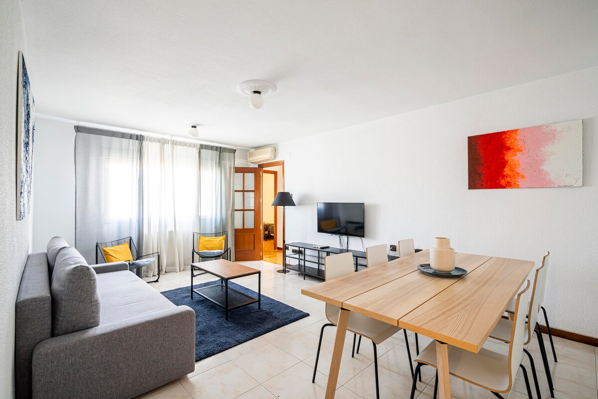 Quiet and familiar flat in Plaza Elíptica. 6P-2BA