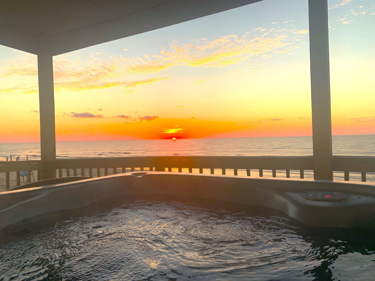 Hot tub over the beach! 6 Bedrms 5 Baths, Sleep 23