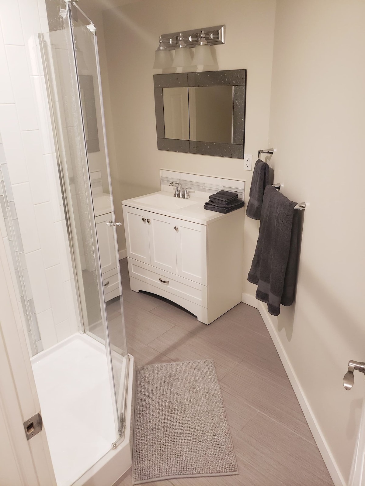 Private Bath + Basement Suite