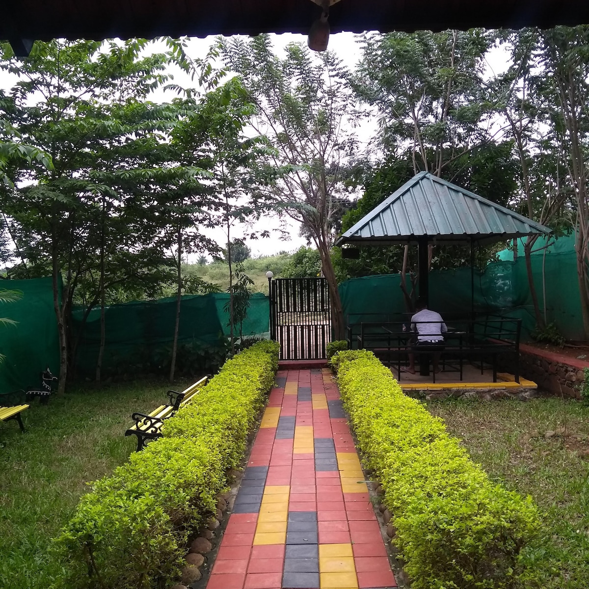 Studio room in cottage with garden