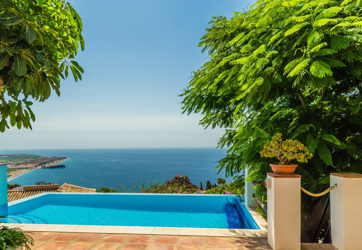 Villa Tropical met verwarmd privézwembad