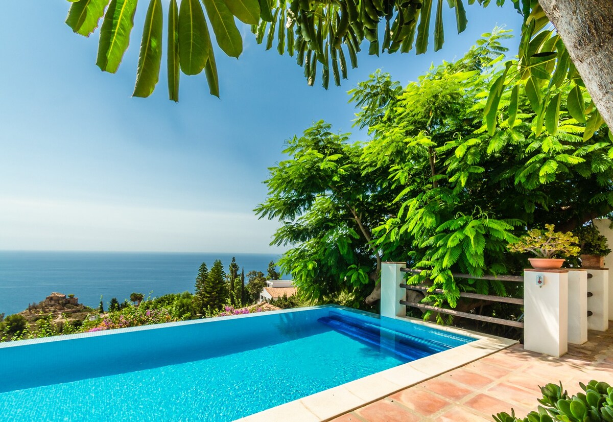 Villa Tropical met verwarmd privézwembad