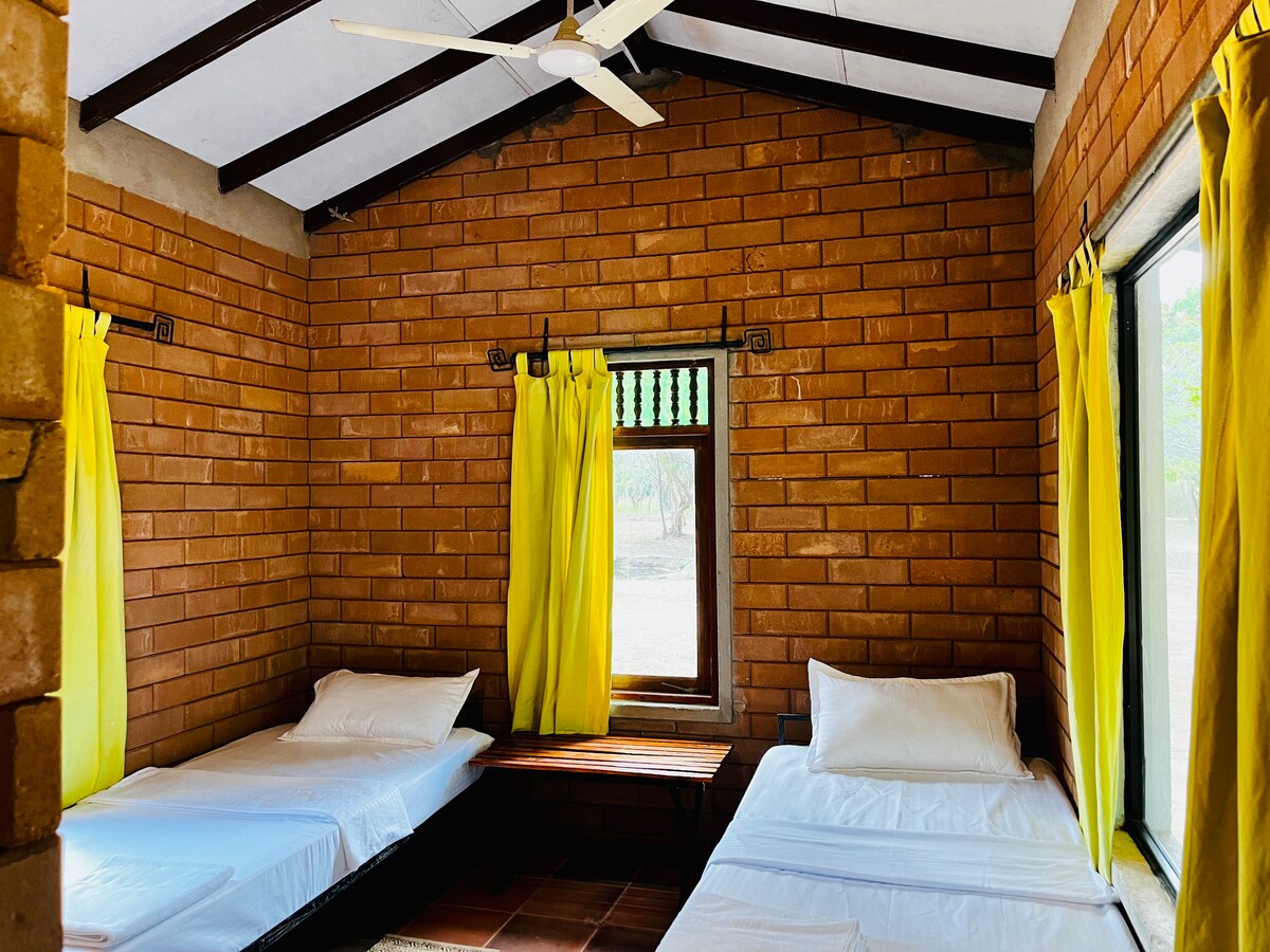 Safari Serenity: Charming Cottage at Yala's Border