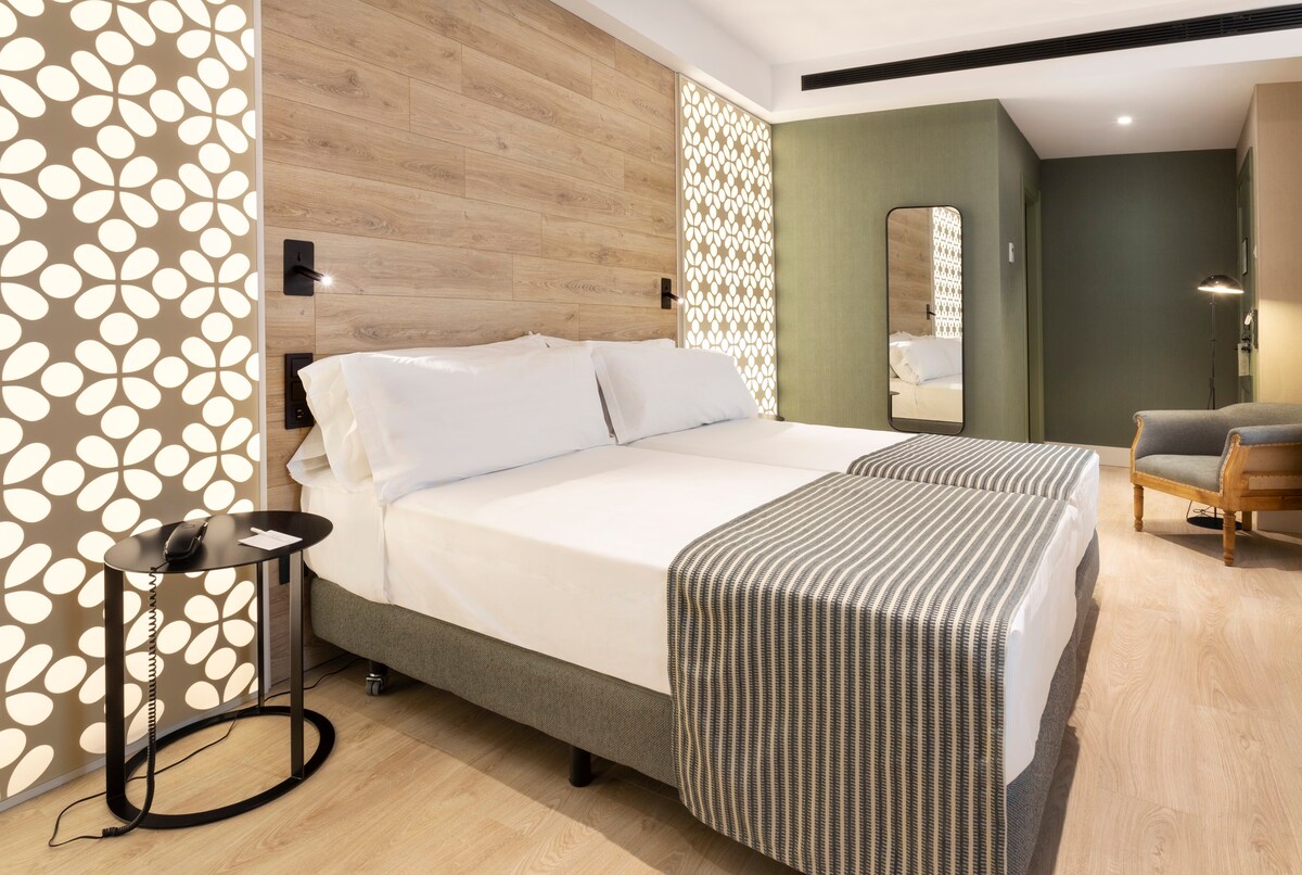 Catalonia Santa Justa 4* Hotel - Premium room