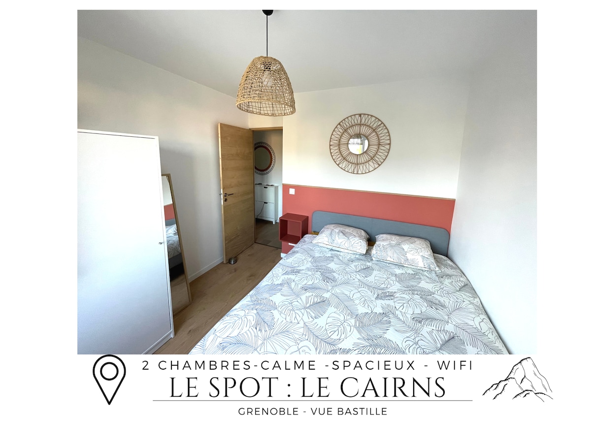 " Le Spot" Le Cairns - Vue Bastille & montagne