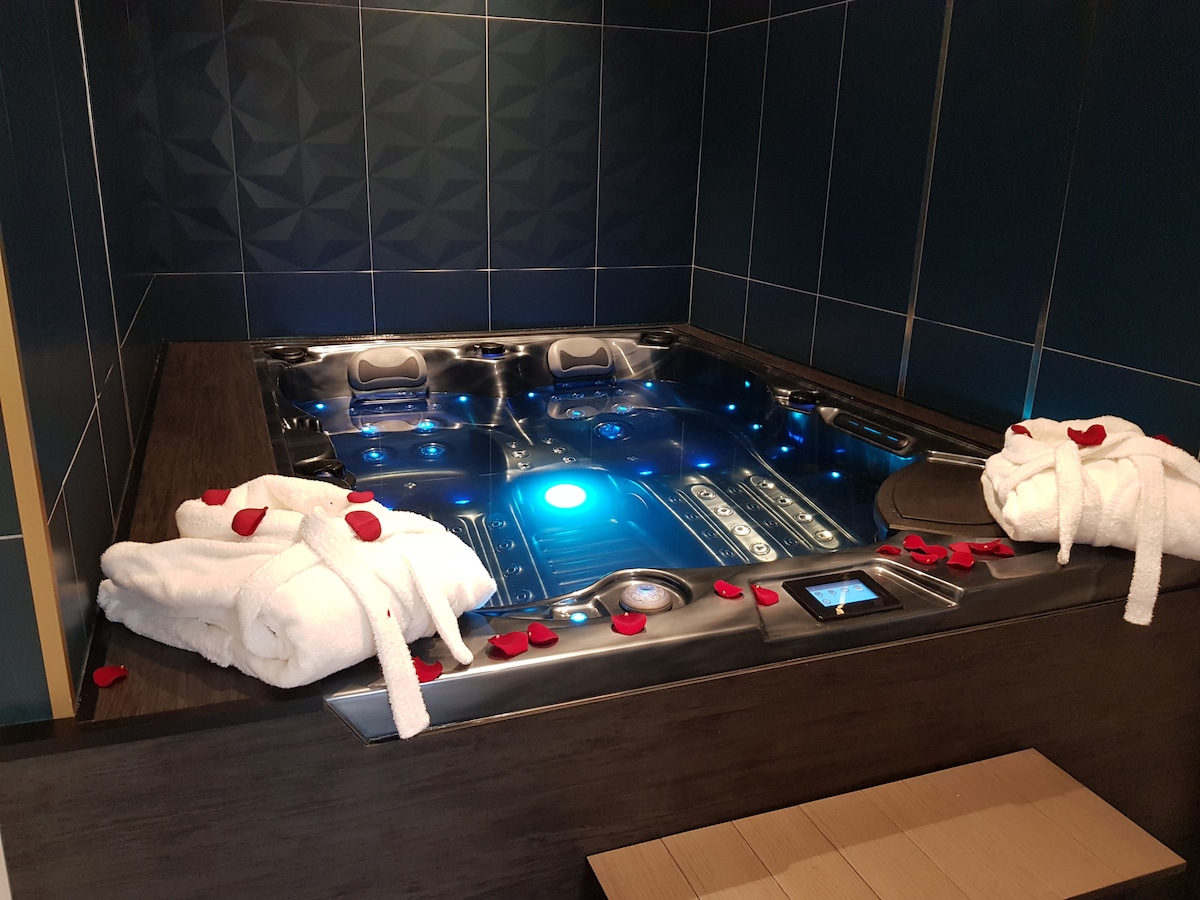 Le Cocoon,  Jacuzzi et Sauna privatif