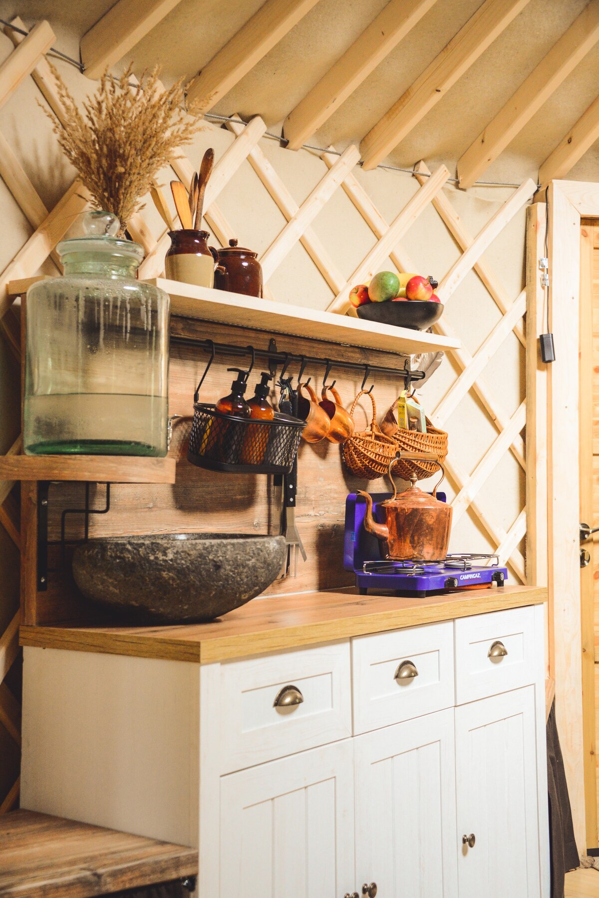 Lapiland- off-grid yurt SUN