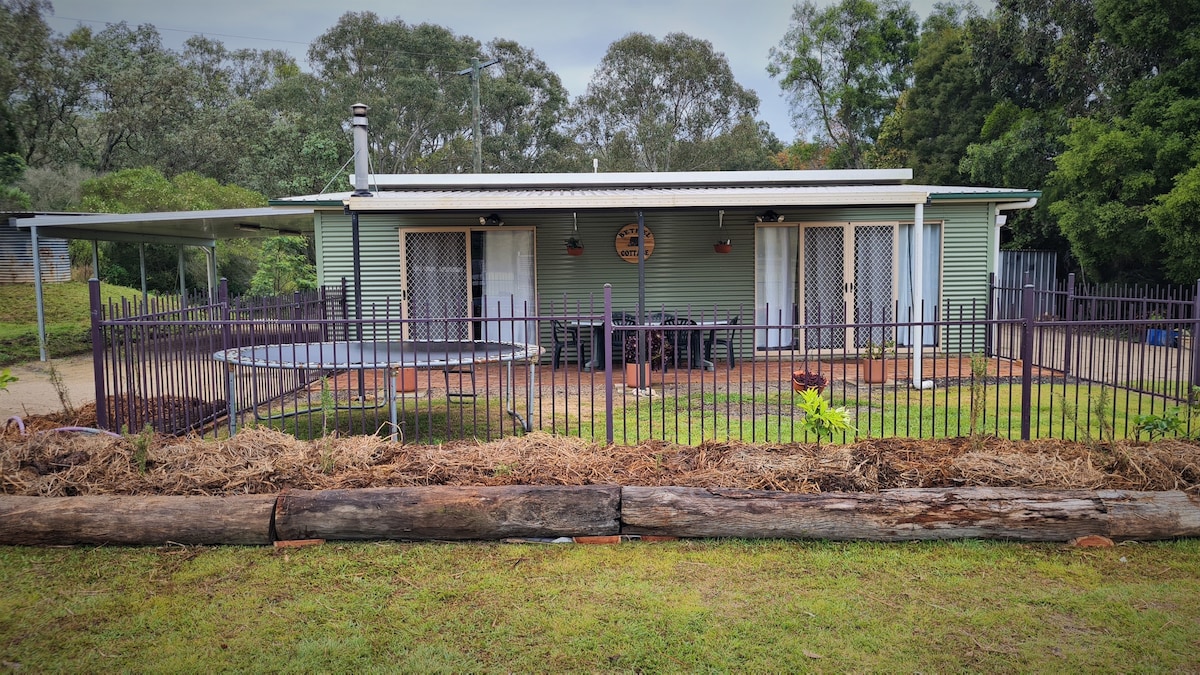 Spacious 3 bedroom country cabin