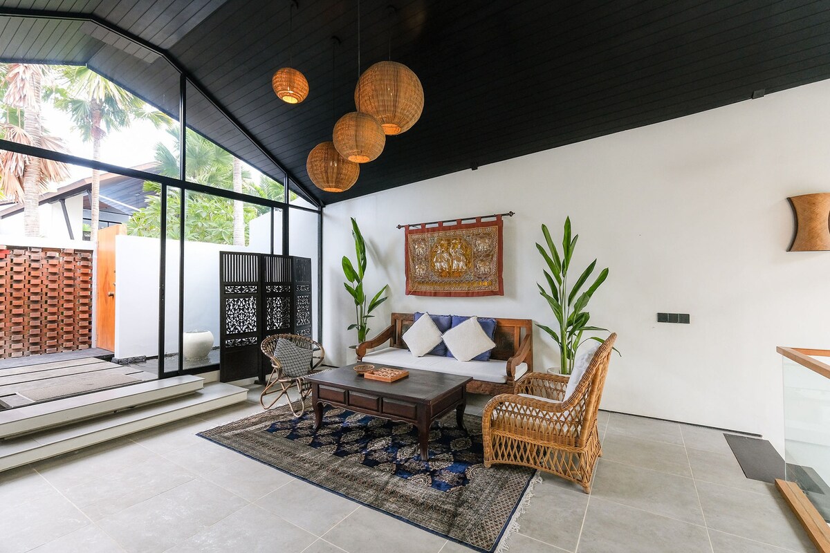 Luxury Tropical Villa with Pool Access in Nusa Dua