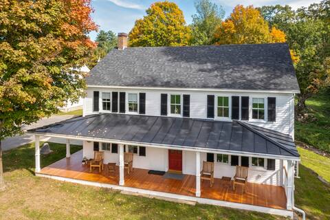 Modern Industrial 5-Bedroom, 7-Bath Farmhouse