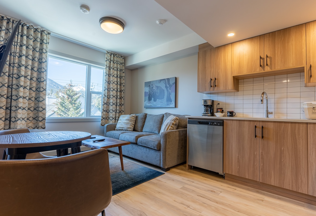 Basecamp Suites Banff- One Bedroom Apartment