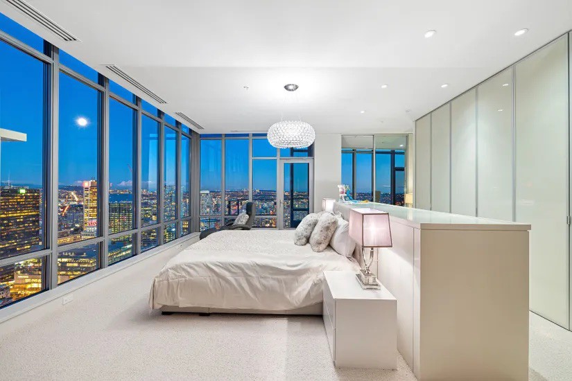 超豪华顶层公寓2700平方英尺，海景天空景观