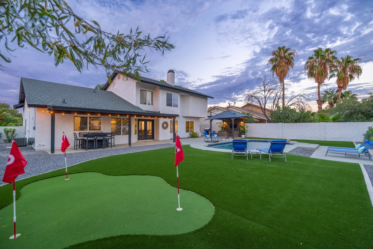 Lux Desert Home | Heated Pool | Putting Green