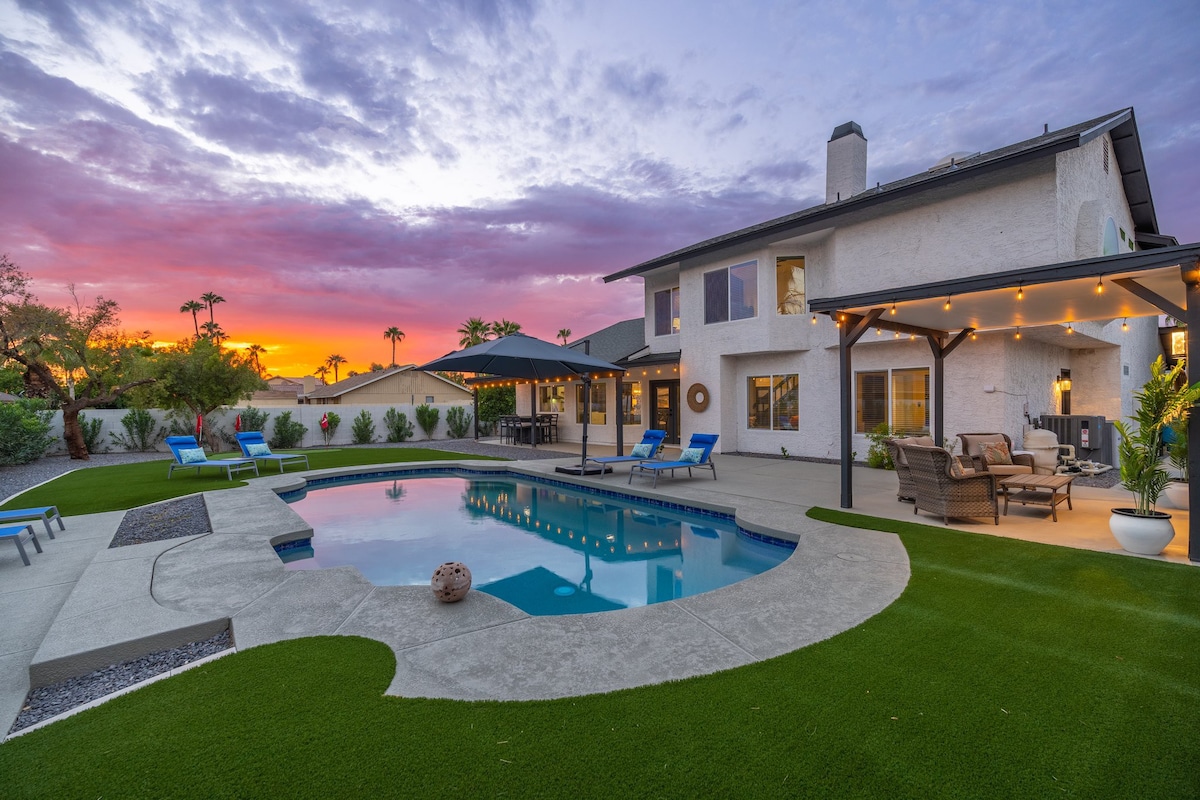Lux Desert Home | Heated Pool | Putting Green