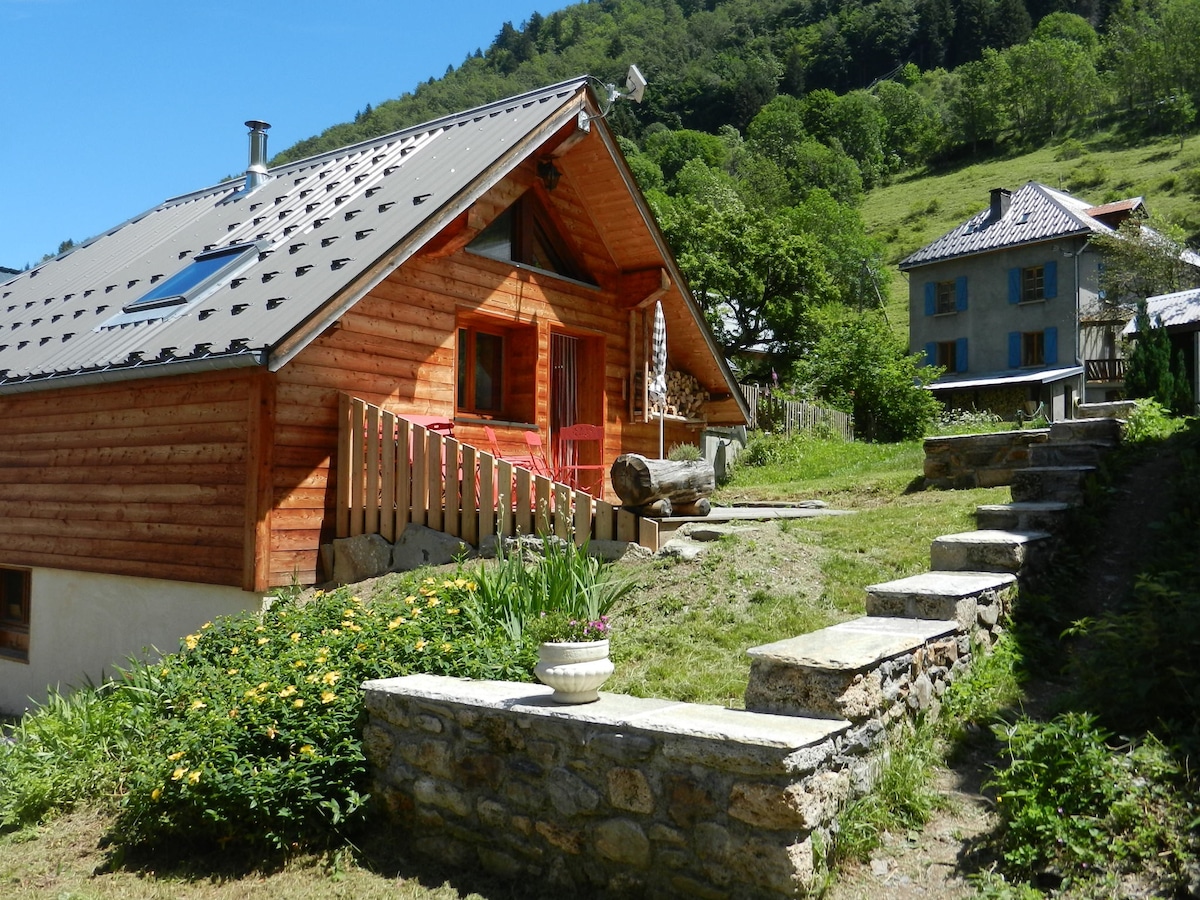 ORNON的度假木屋（距离L 'Alpe d' Huez 23公里）。