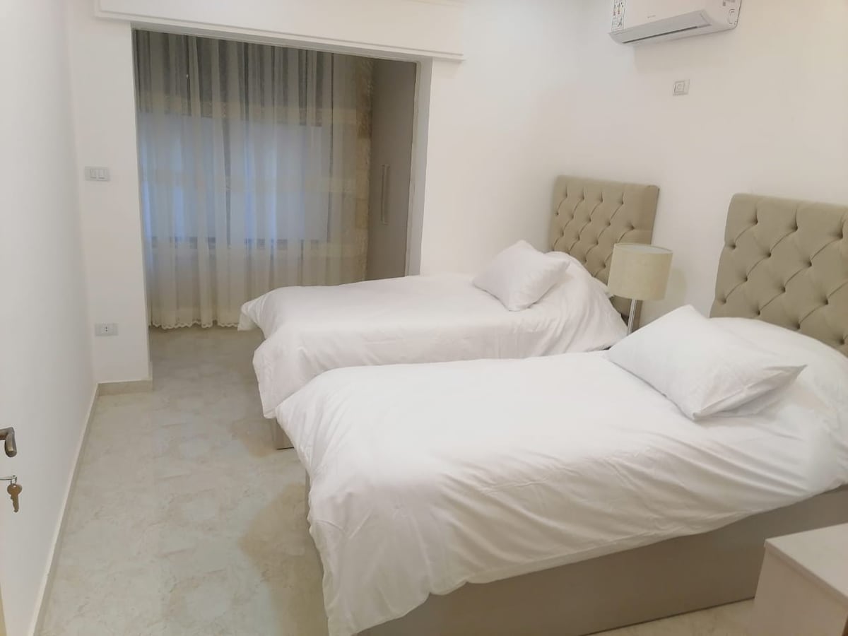 Executive 2 bedrooms fully furnished apartment