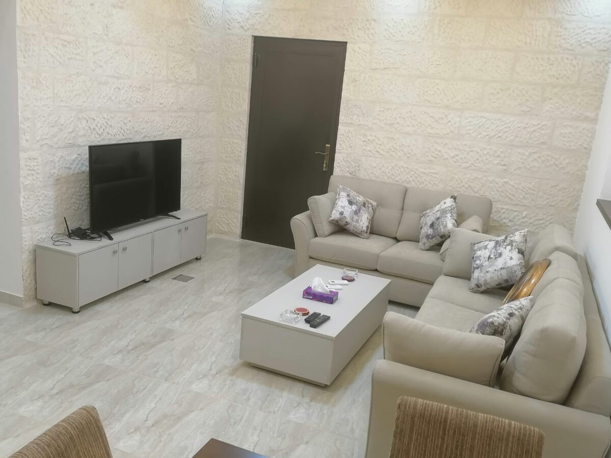 Executive 2 bedrooms fully furnished apartment