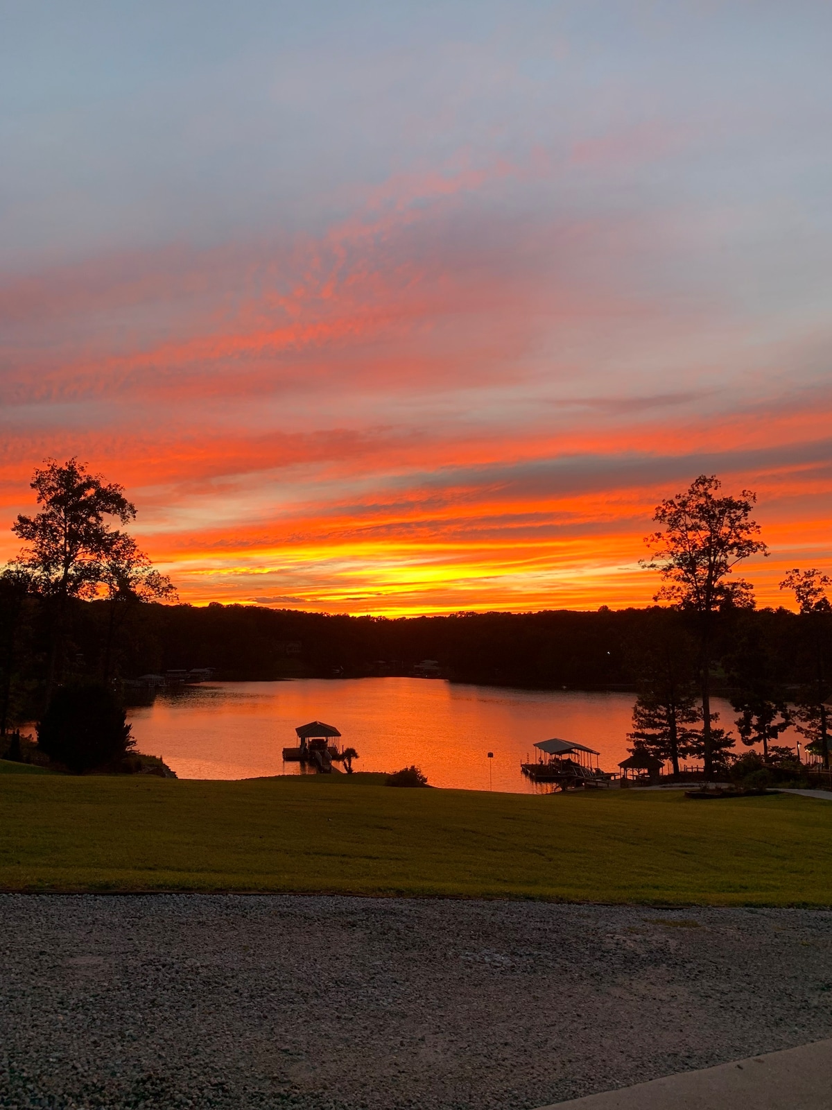 基奥伊湖（ Lake Keowee ）日落湾