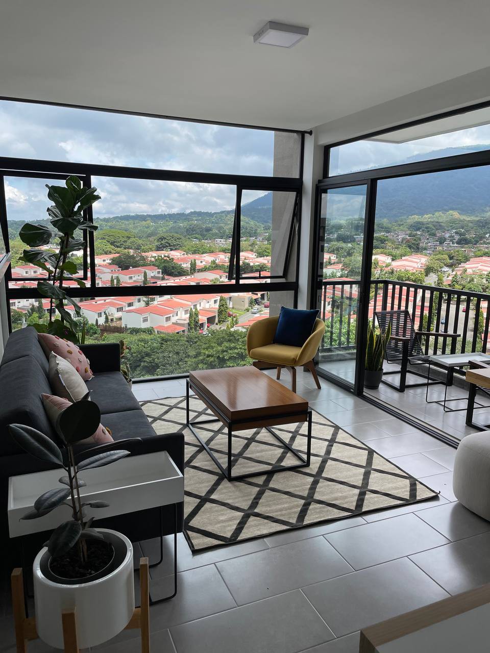 Modern apartment in Santa Tecla Volcano views